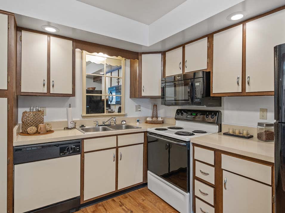 Photo Gallery Tiffany Woods Apartments in Muskegon, MI